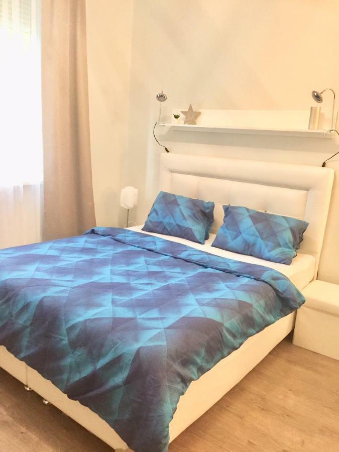 Miracle Apartman Sarvar Apartment Bagian luar foto
